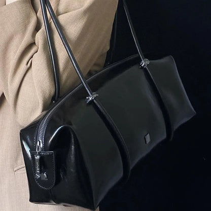 Noir Pillow Bag